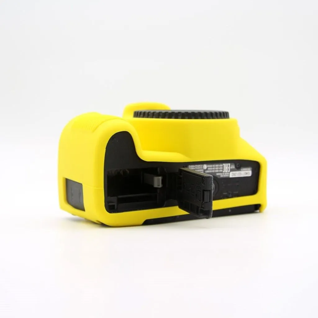 Canon EOS 200D soft silicone protective case - Yellow