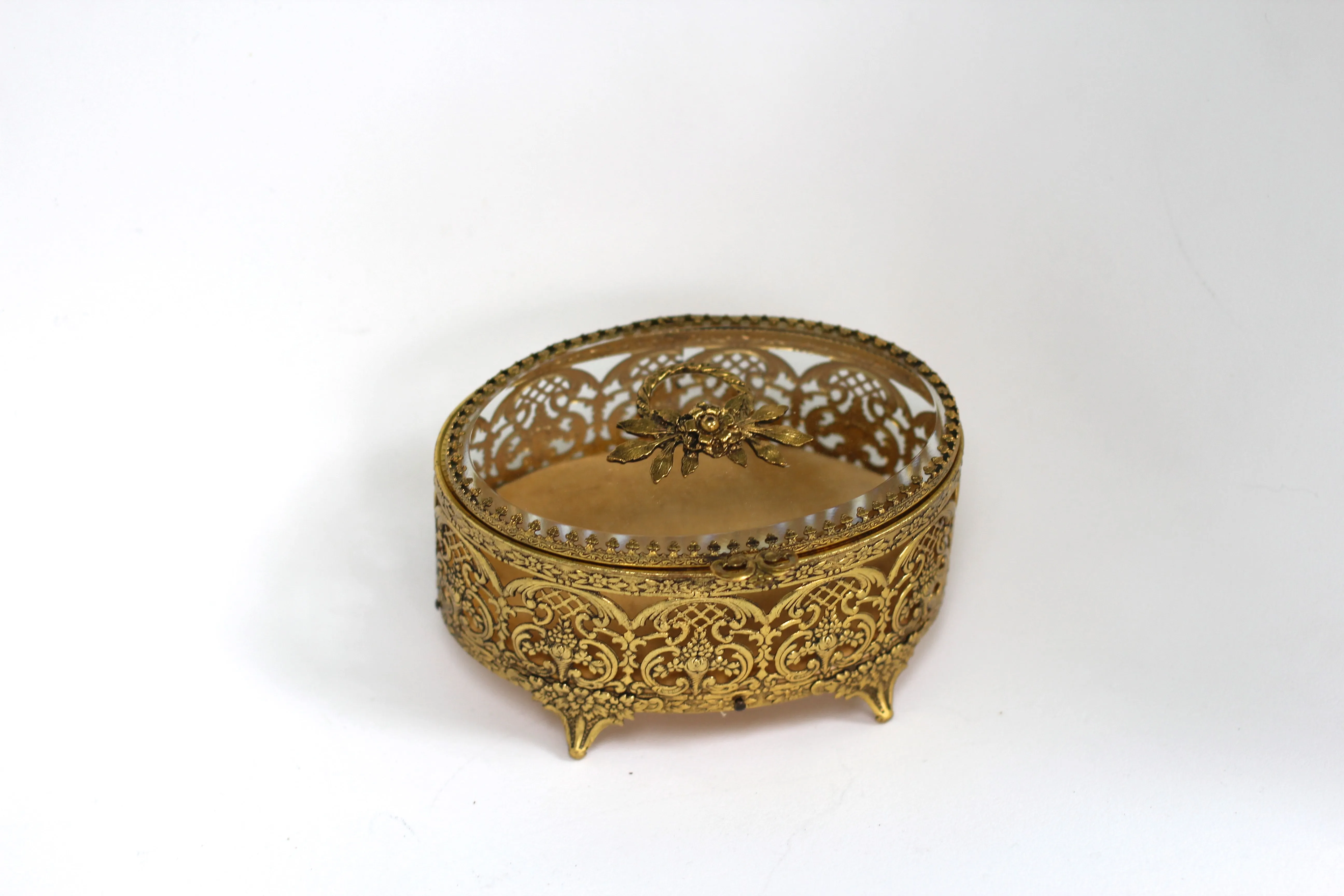 Oval floral Vintage Ormolu Filigree Jewelry Box #134