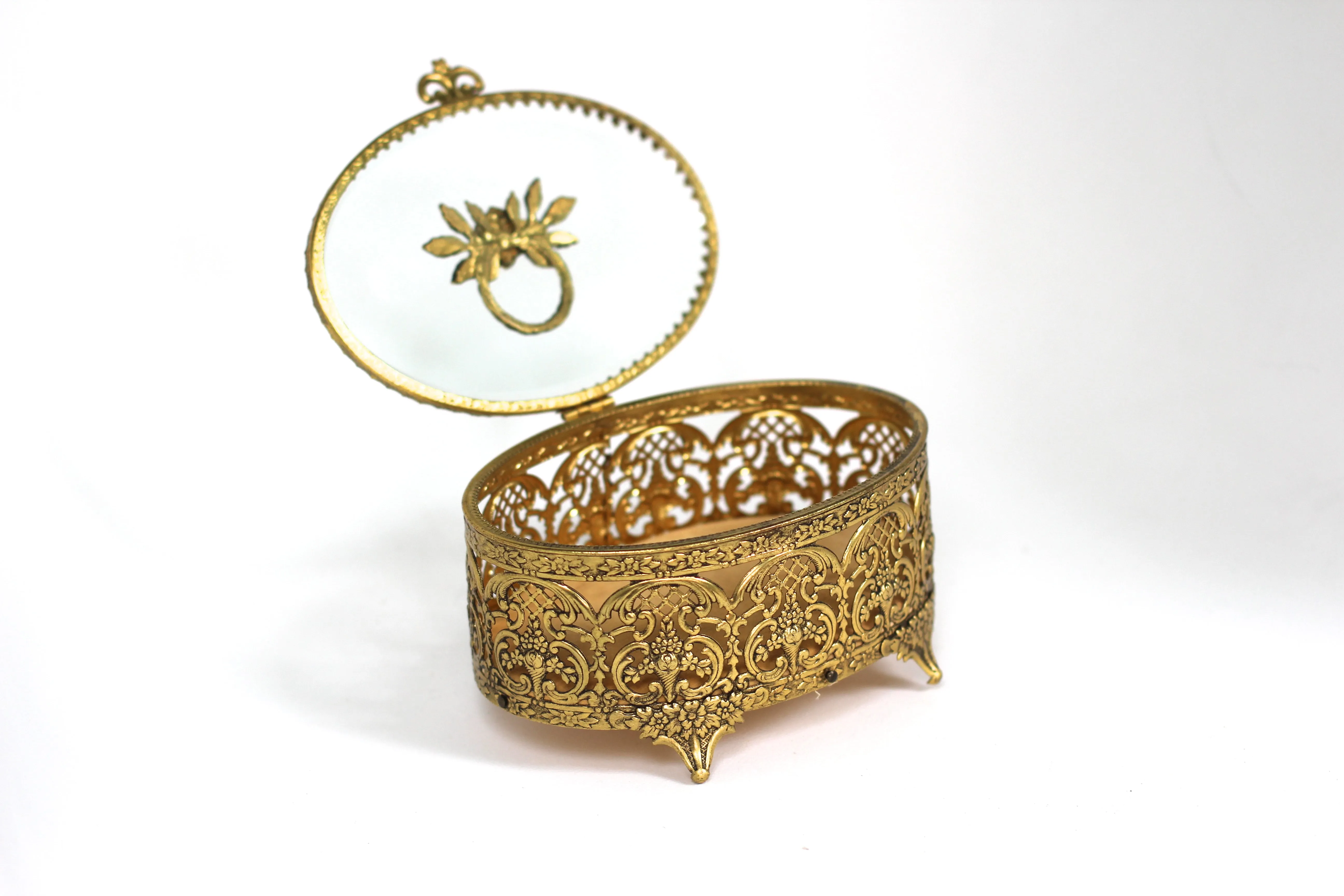 Oval floral Vintage Ormolu Filigree Jewelry Box #134