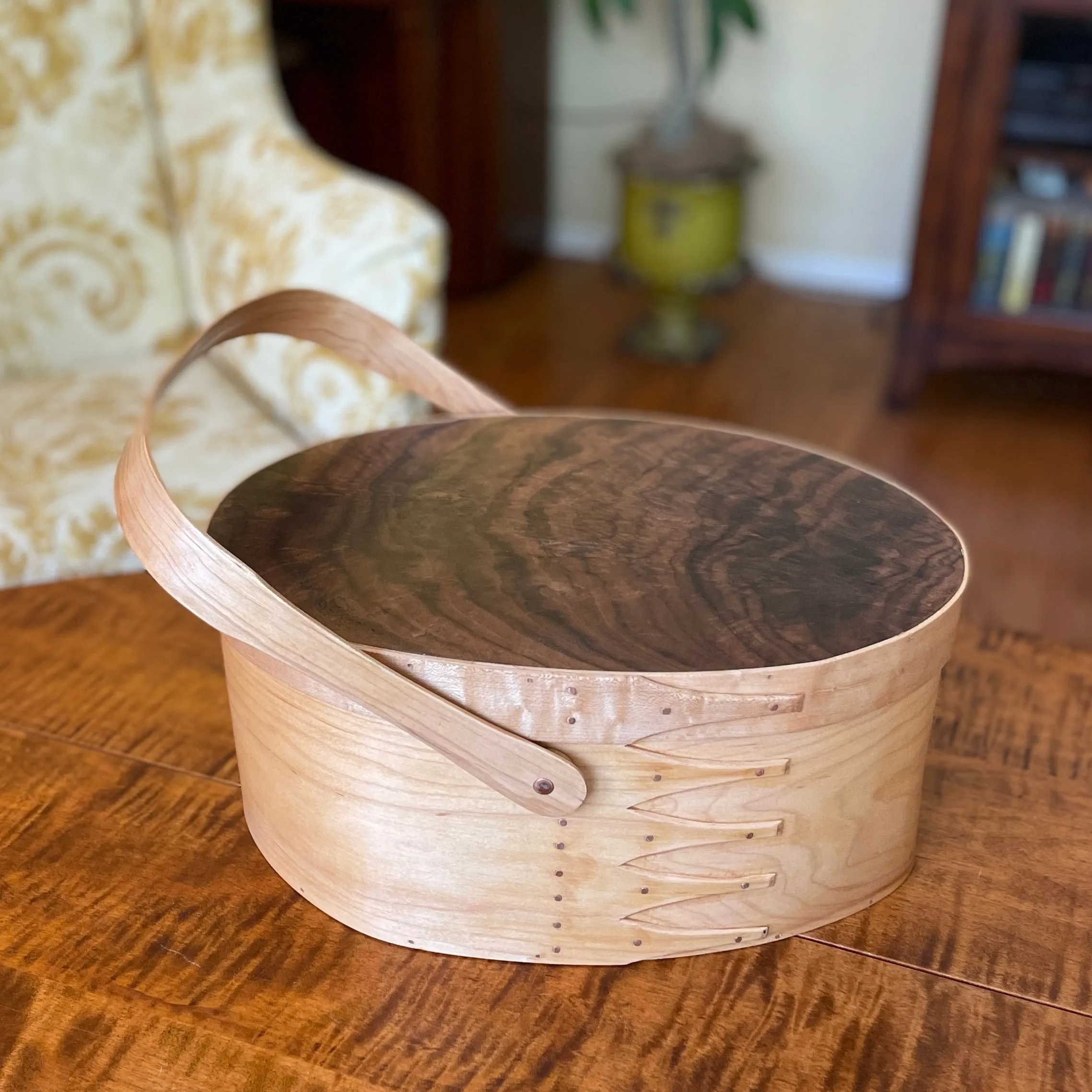 Suffolk Shaker Shop Shaker Oval #8 Sewing Box in Maple - Mixed Wood